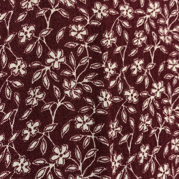 American Eagle Top Cold Shoulder Blouse XS Burgundy White🌀 - Picture 16 of 16